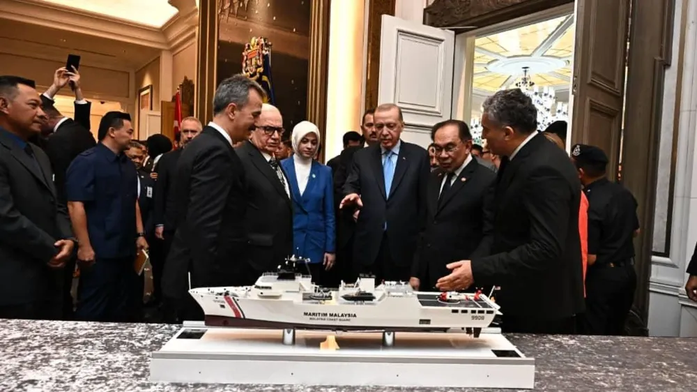 Desan Tersanesi Türkiye’nin gururu oldu; Malezya’da stratejik gemi yapımı için imzalar atıldı