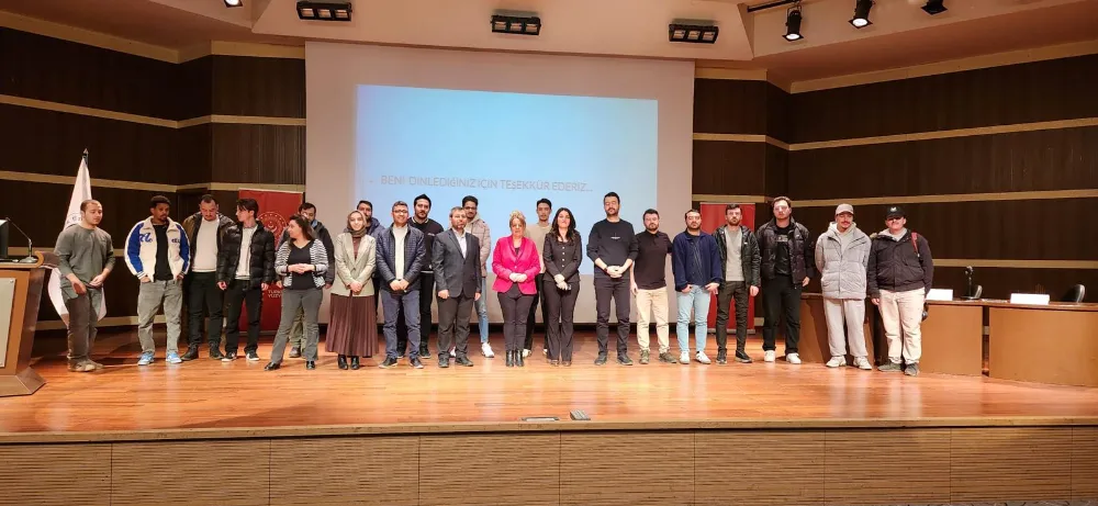 Üniversite Gençliği ve Aile Kurumunun Önemi Konferansı Gercekleştirildi