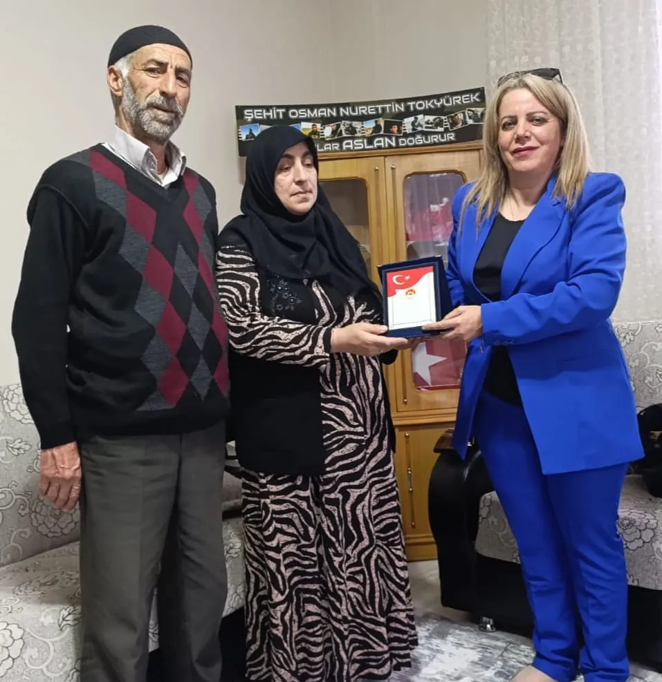 Vatan İçin Evladını Feda Eden Anne, Yılın Annesi Seçildi