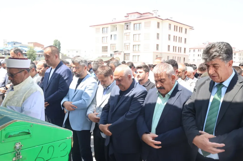 Başkan Akpunar’ın Annesi Ebediyete Uğurlandı