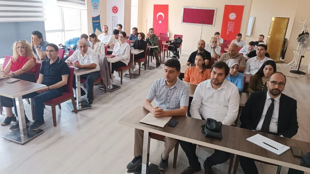 Medyanın Geleceği ve Yapay Zekâ Destekli Habercilik Erzurum’da Konuşuldu