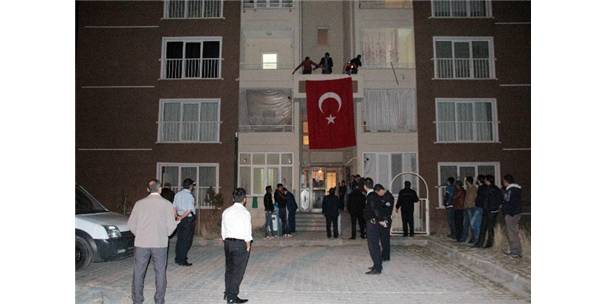 ŞEHİDİN CENAZESİ ERZURUM`A GETİRİLDİ