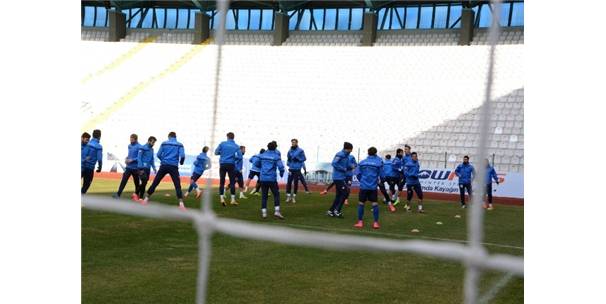 BB ERZURUMSPOR PUSUYA YATTI