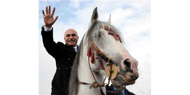 ALİ KORKUT, YILIN EN BAŞARILI BELEDİYE BAŞKANLARI ARASINDA