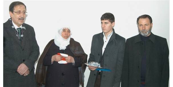 ŞEHİDİN AİLESİNE EV