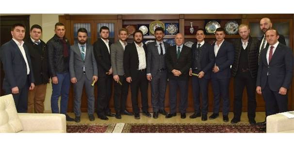 GENÇ MÜSİAD ÜYELERİ, BAŞKAN SEKMEN?İ ZİYARET ETTİ