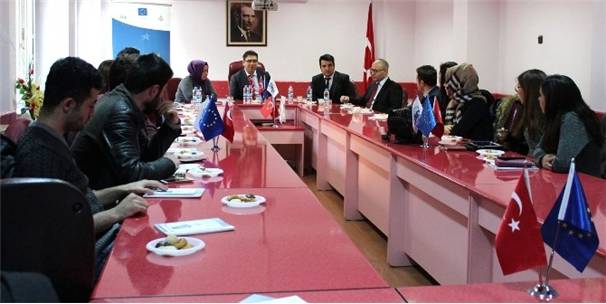ETSO AB BİLGİ MERKEZİ?NDEN YUVARLAK MASA ETKİNLİĞİ