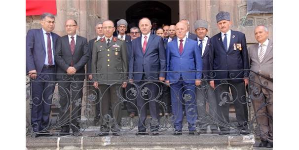 ATATÜRK?ÜN ERZURUM?A GELİŞİ KUTLANDI