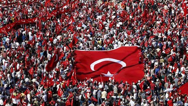 TAKSİM KIRMIZI BEYAZ