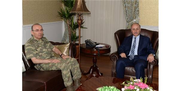 KORGENERAL ÖNGAY?DAN VALİ AZİZOĞLU?NA VEDA ZİYARETİ