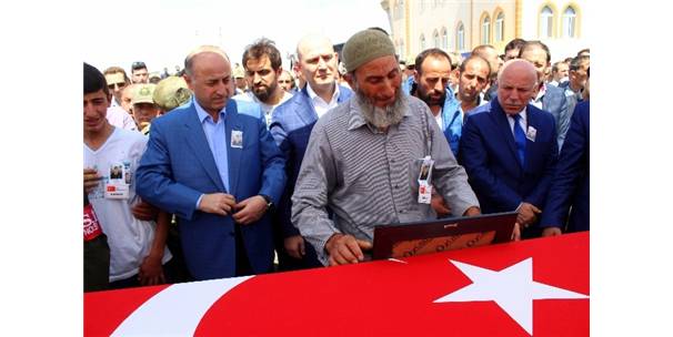 ŞEHİT PEHLÜL ORUK SON YOLCULUĞUNA UĞURLANDI