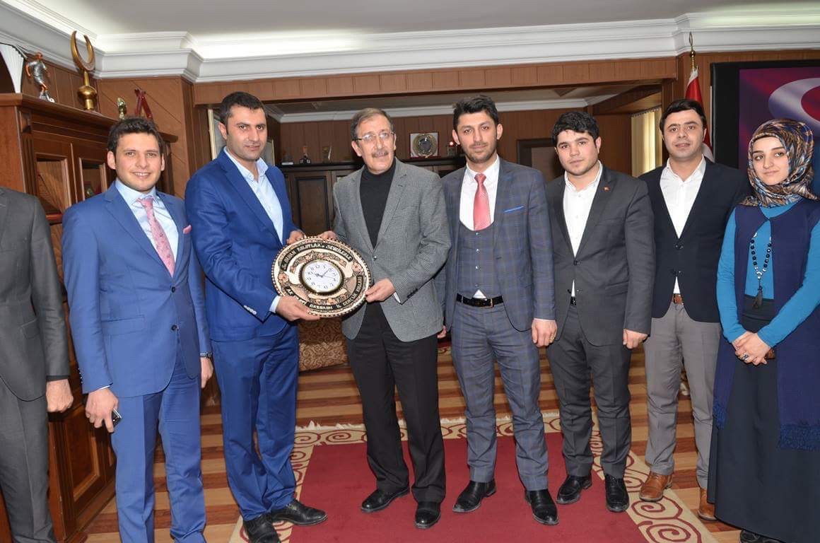 BAŞKAN BULUTLAR, AK PARTİLİ GENÇLERİ AĞIRLADI
