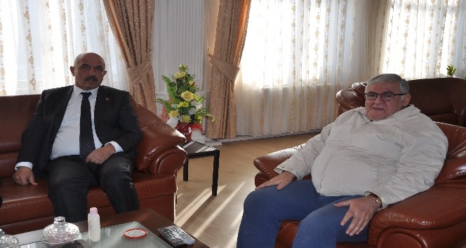 AK Parti Erzurum Milletvekili Ilıcalı ETB?yi ziyaret etti