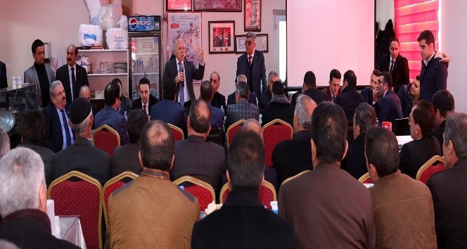 Sekmen Çat ilçesine çıkarma yaptı